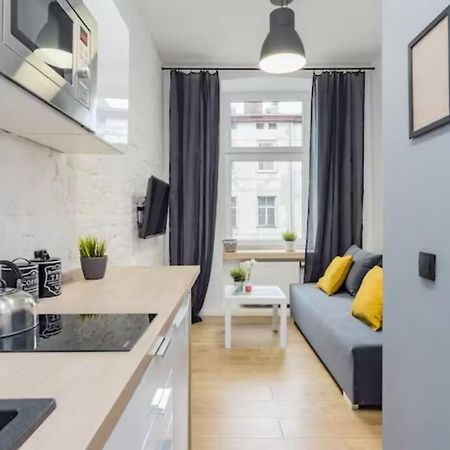 Kawalerka W Srodmiesciu 23 Apartman Łódź Kültér fotó