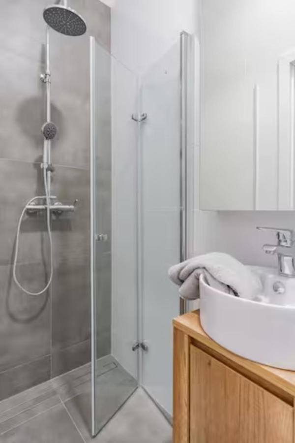 Kawalerka W Srodmiesciu 23 Apartman Łódź Kültér fotó